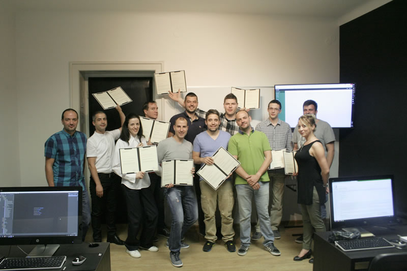 traze-problem-da-nauce-vise-jer-sada-su-php-programeri-cestitamo