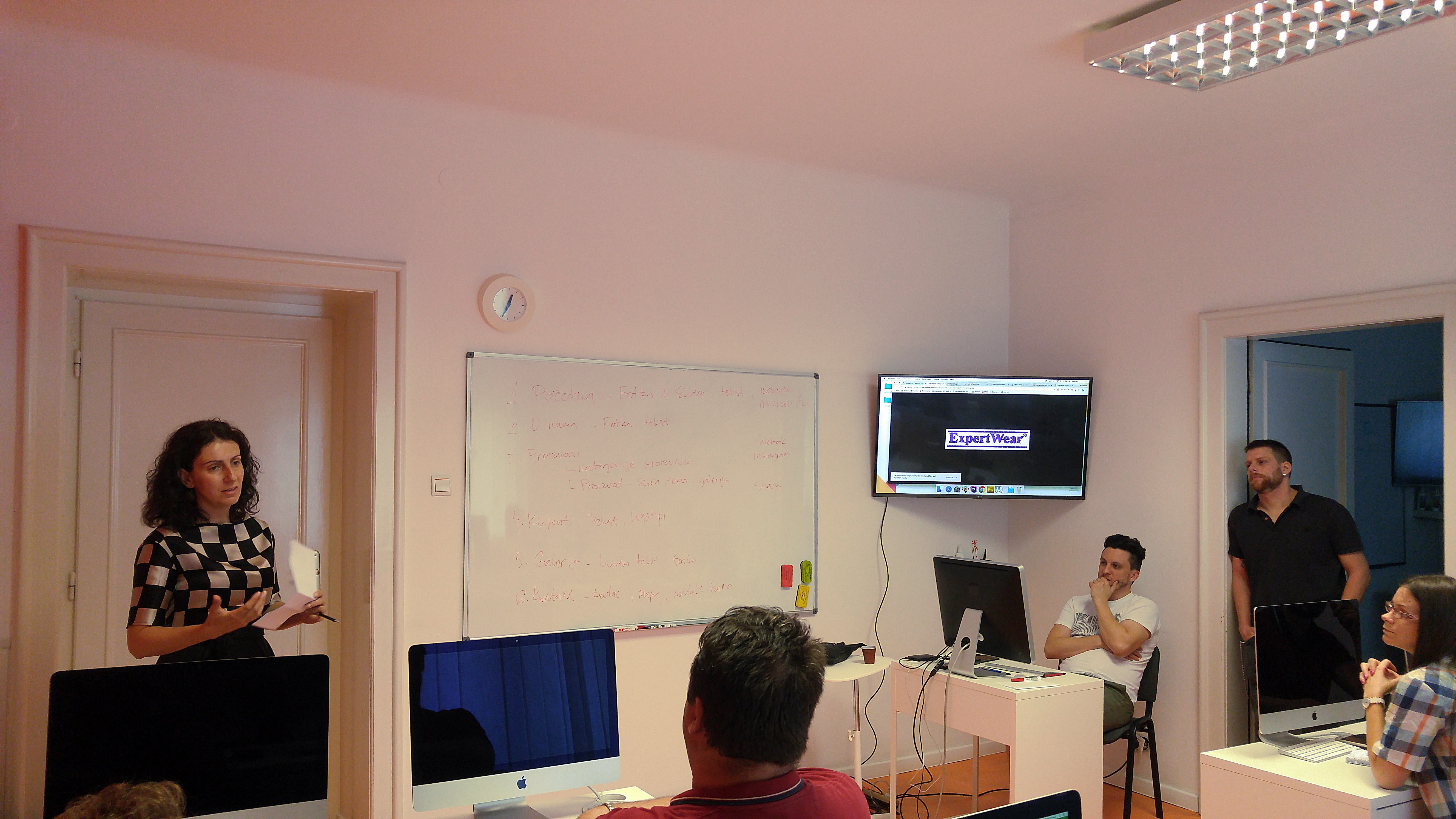 zanimljivosti-iz-skole-klijent-40-klase-takode-je-krojac-a-ucenici-ce-mu-skrojiti-sajt