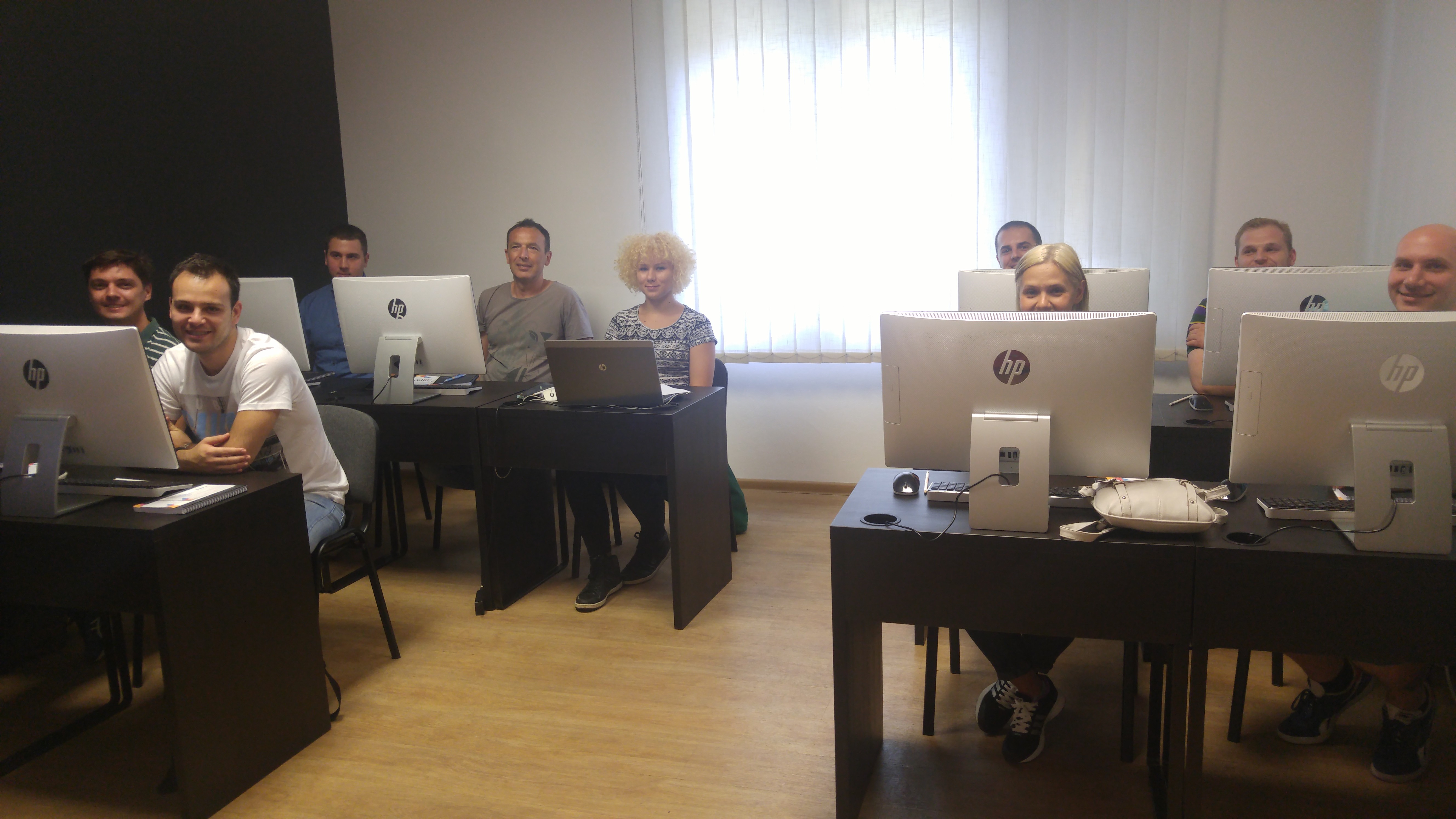 novi-pocetak-i-za-nas-i-za-njih-prvi-buduci-frontend-developeri-krenuli-u-skolu